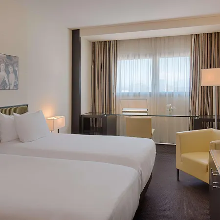 Savhotel Mantegna Hotel 4*